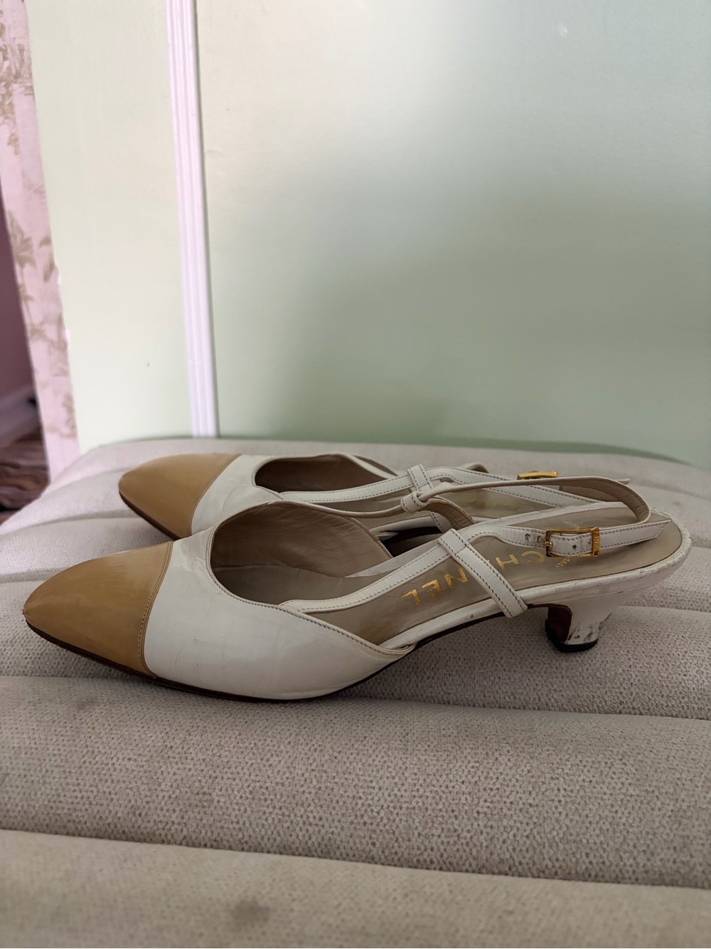 CHANEL Designer Vintage Kitten Slingback Cap Toe Heels White Size 36.5 37 6.5 7 - Picture 6 of 15